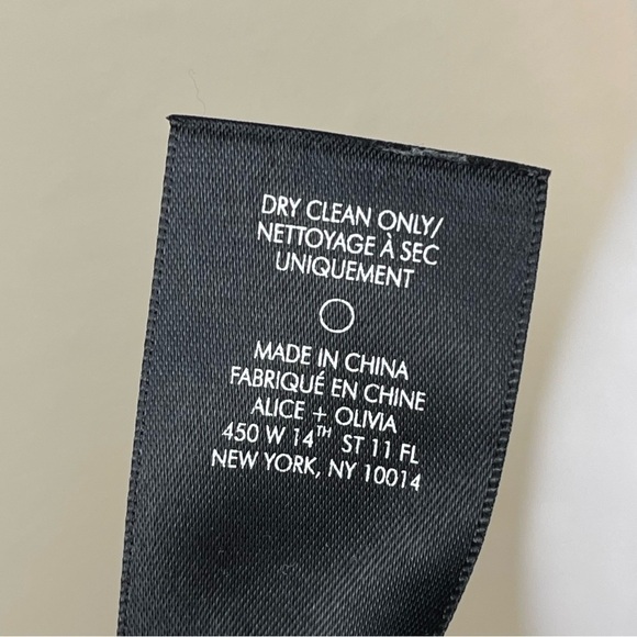 Alice + Olivia Saran Crochet Knit Cropped Halter Top Size‎ Large Women - Picture 10 of 11